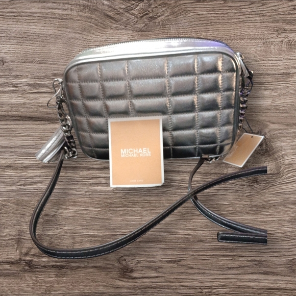 Michael Kors Silver Medium Camera Bag Crossbody Handbag, NWT - Picture 6 of 8